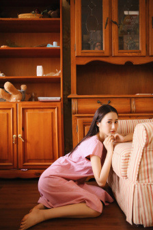 晚上爷爷总是压在妈妈肚子上睡觉